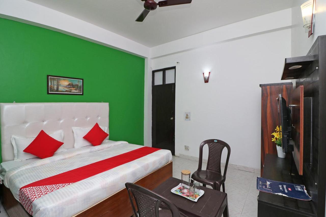 Hotel O Ooak Hotel Велика Нойда Екстер'єр фото