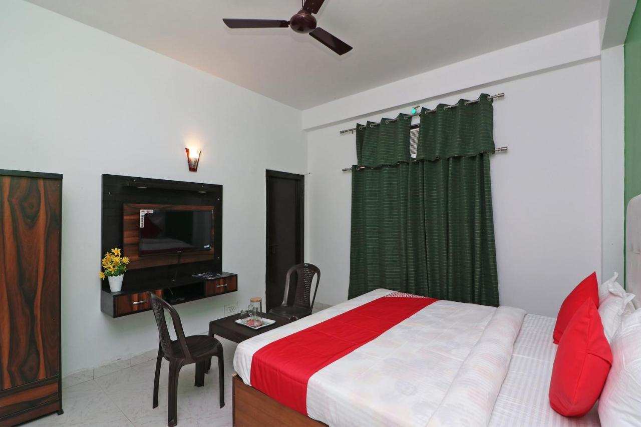 Hotel O Ooak Hotel Велика Нойда Екстер'єр фото