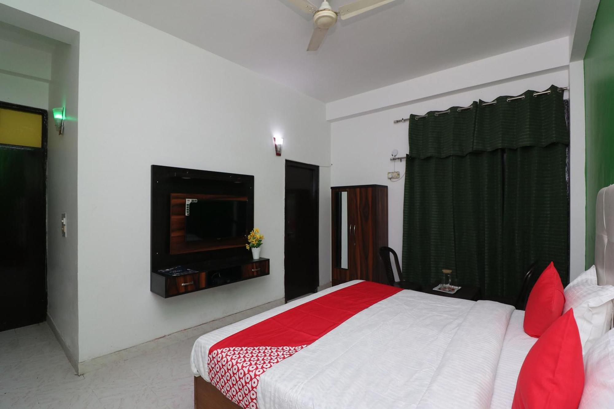 Hotel O Ooak Hotel Велика Нойда Екстер'єр фото